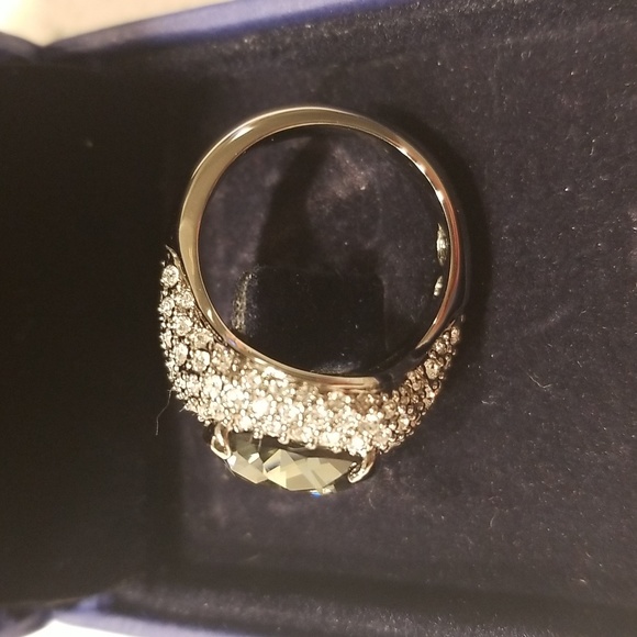 Swarovski Jewelry - Picture 4 of 4